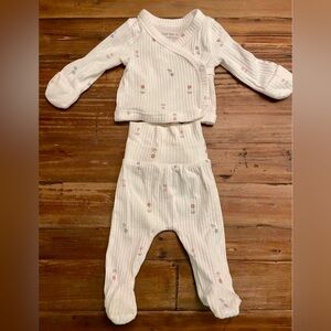 Preemie girl Carter’s 2 piece ribbed floral outfit w/ footed pants and wrap top